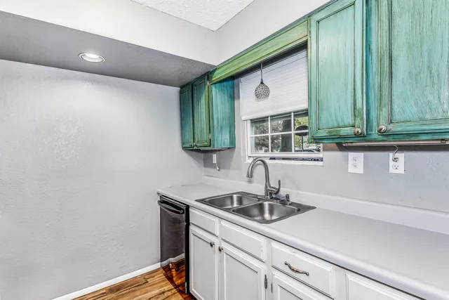 $194,900 | 6312 North Ulysses Street, Park City, KS 67219