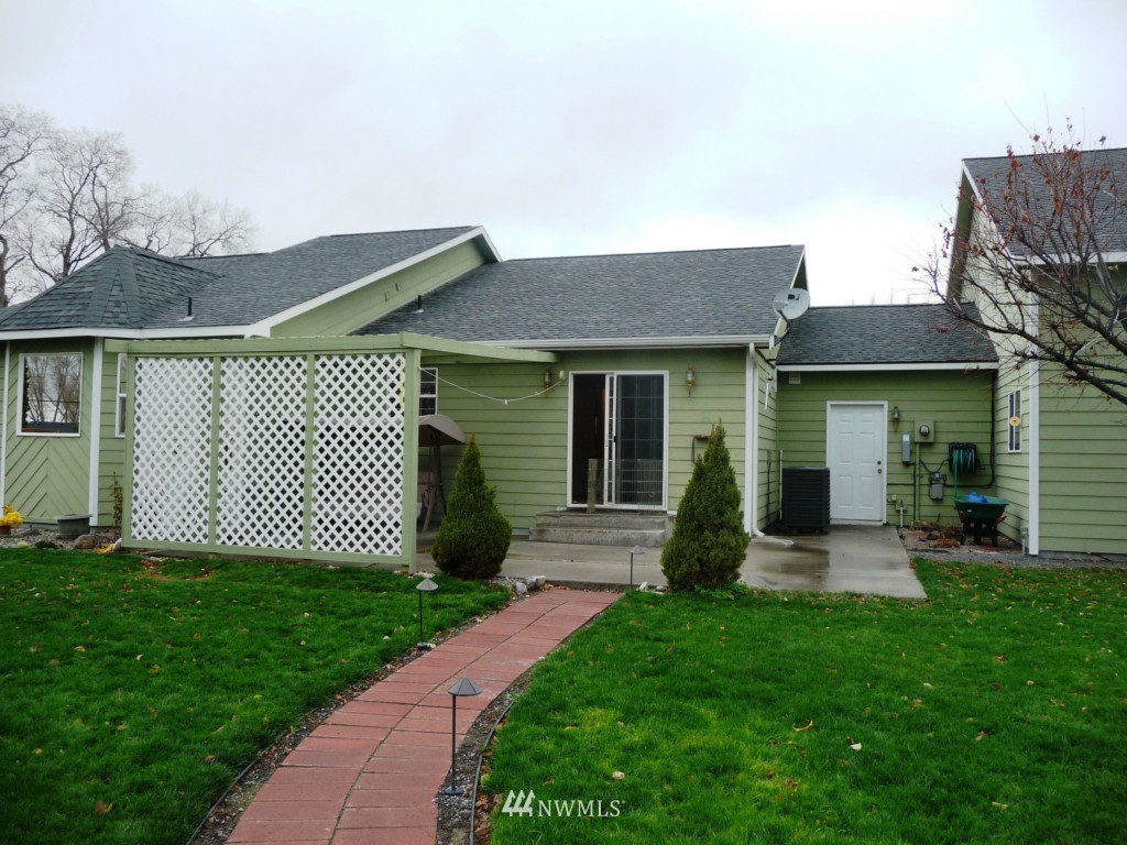 2241 Elgin Road Northeast Moses Lake, WA 98837 - Photo 4 of 15 Gallery Image 4