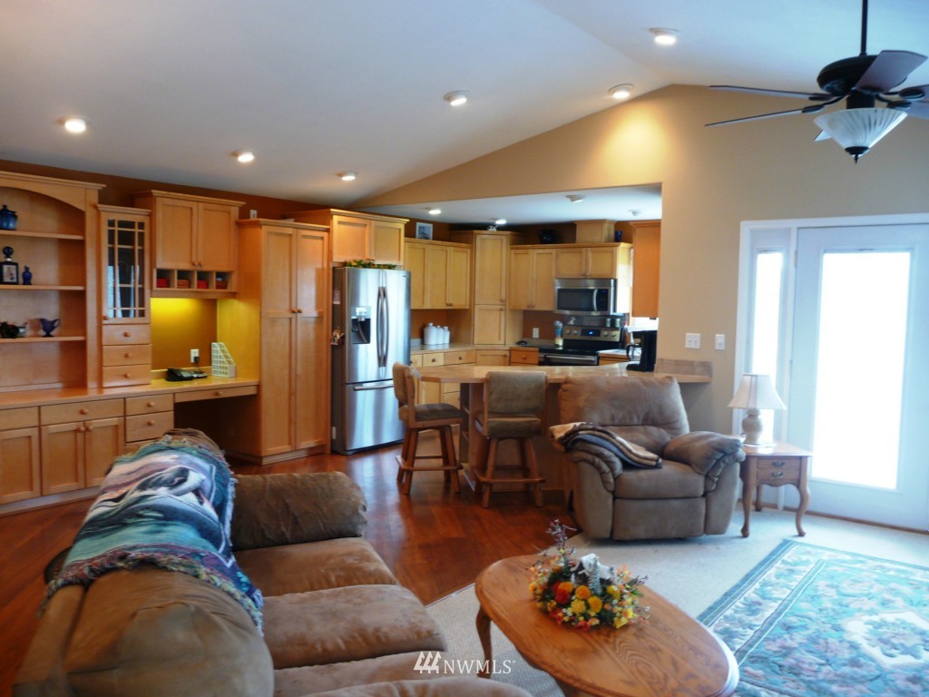 2241 Elgin Road Northeast Moses Lake, WA 98837 - Photo 5 of 15 Gallery Image 5