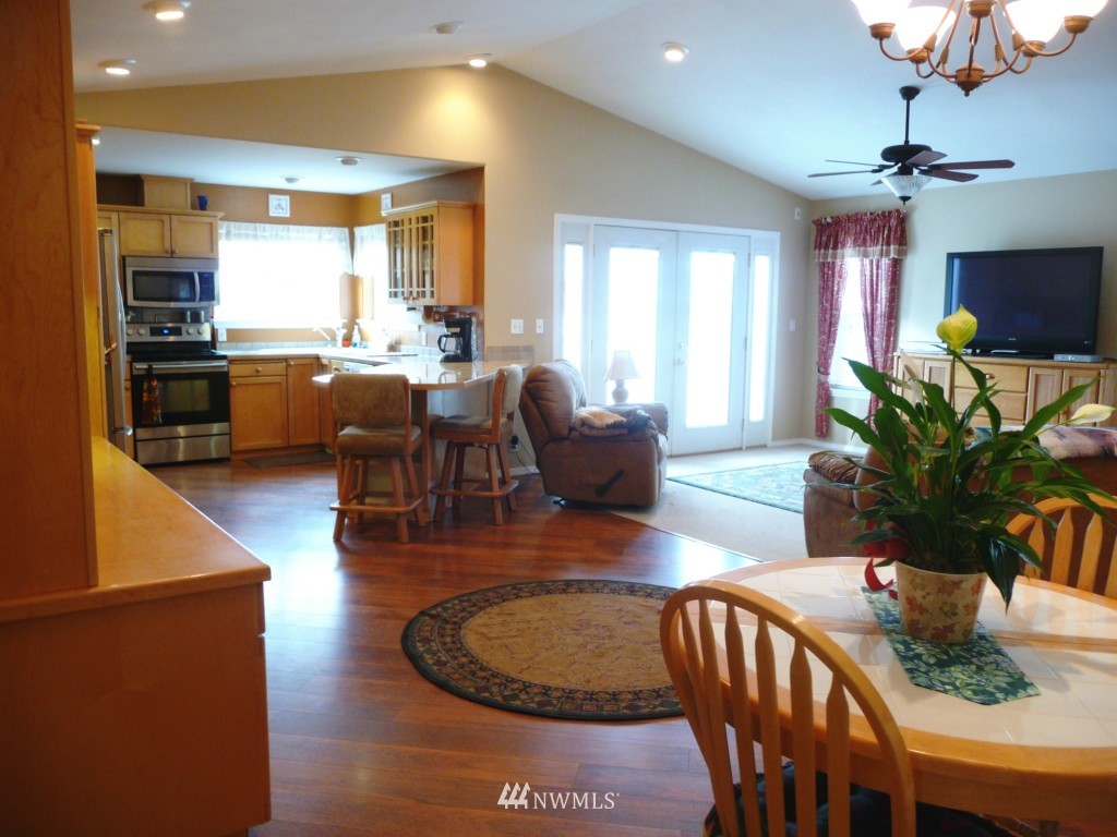 2241 Elgin Road Northeast Moses Lake, WA 98837 - Photo 9 of 15 Gallery Image 9