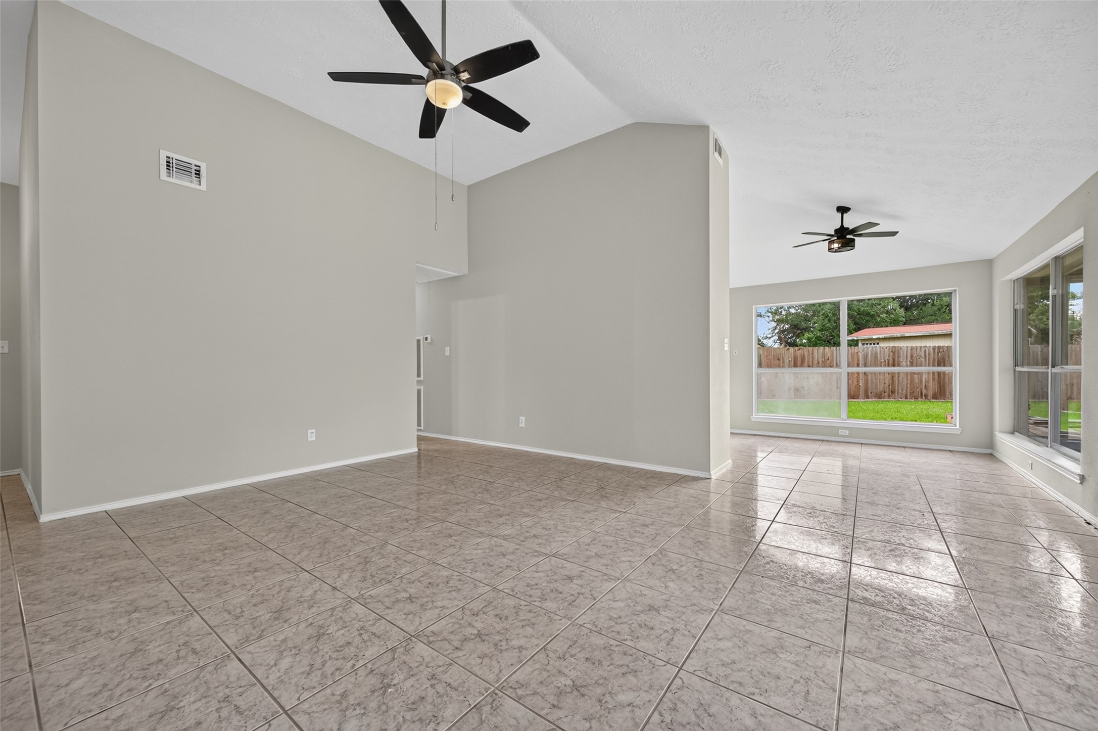 411 North Mist Court Houston, TX 77073 - Photo 8 of 32