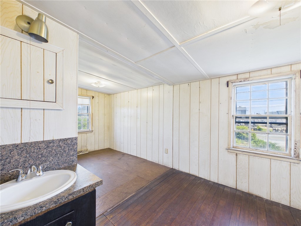 1127 Succotash Road Narragansett, RI 02879 - Photo 31 of 48