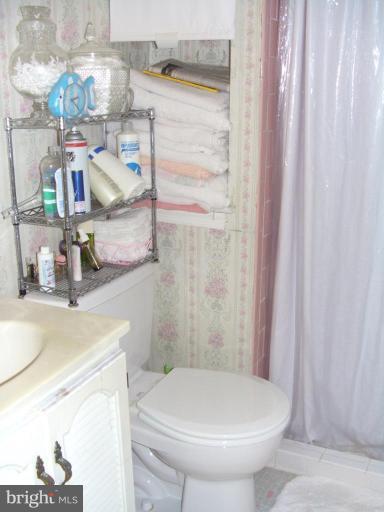 11712 Smoketree Road Potomac, MD 20854 - Photo 12 of 26 Master Bath