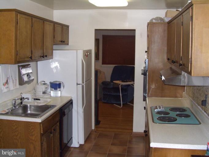 11712 Smoketree Road Potomac, MD 20854 - Photo 15 of 26 Kitchen #2