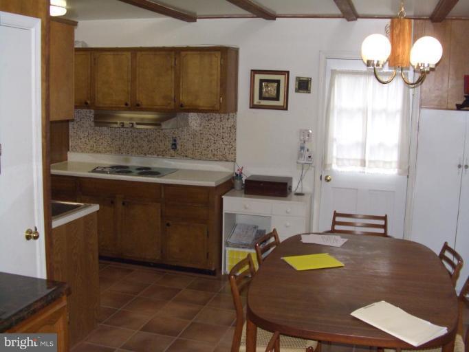 11712 Smoketree Road Potomac, MD 20854 - Photo 16 of 26 Kitchen