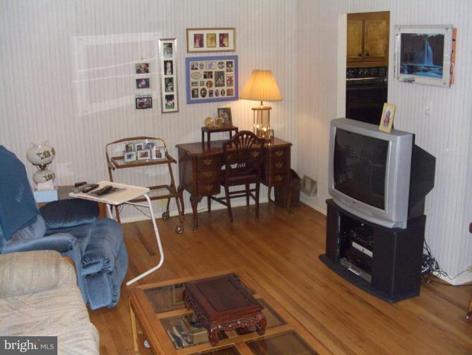 11712 Smoketree Road Potomac, MD 20854 - Photo 19 of 26 Living Room #2
