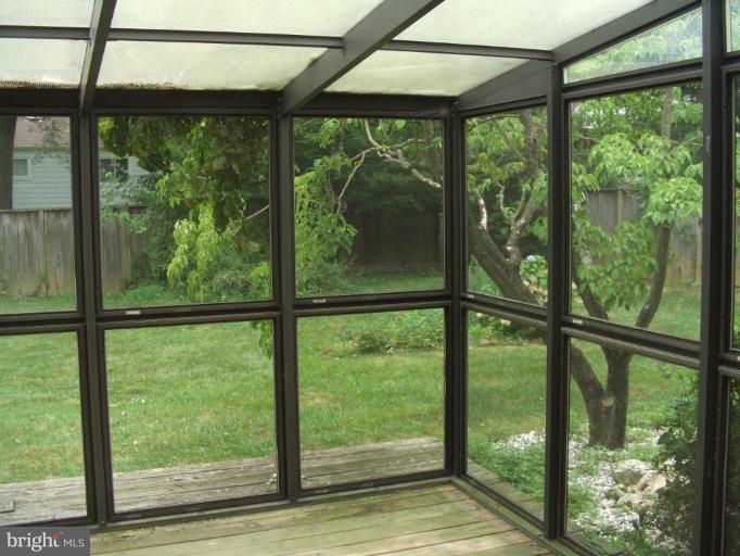 11712 Smoketree Road Potomac, MD 20854 - Photo 4 of 26 Sunroom