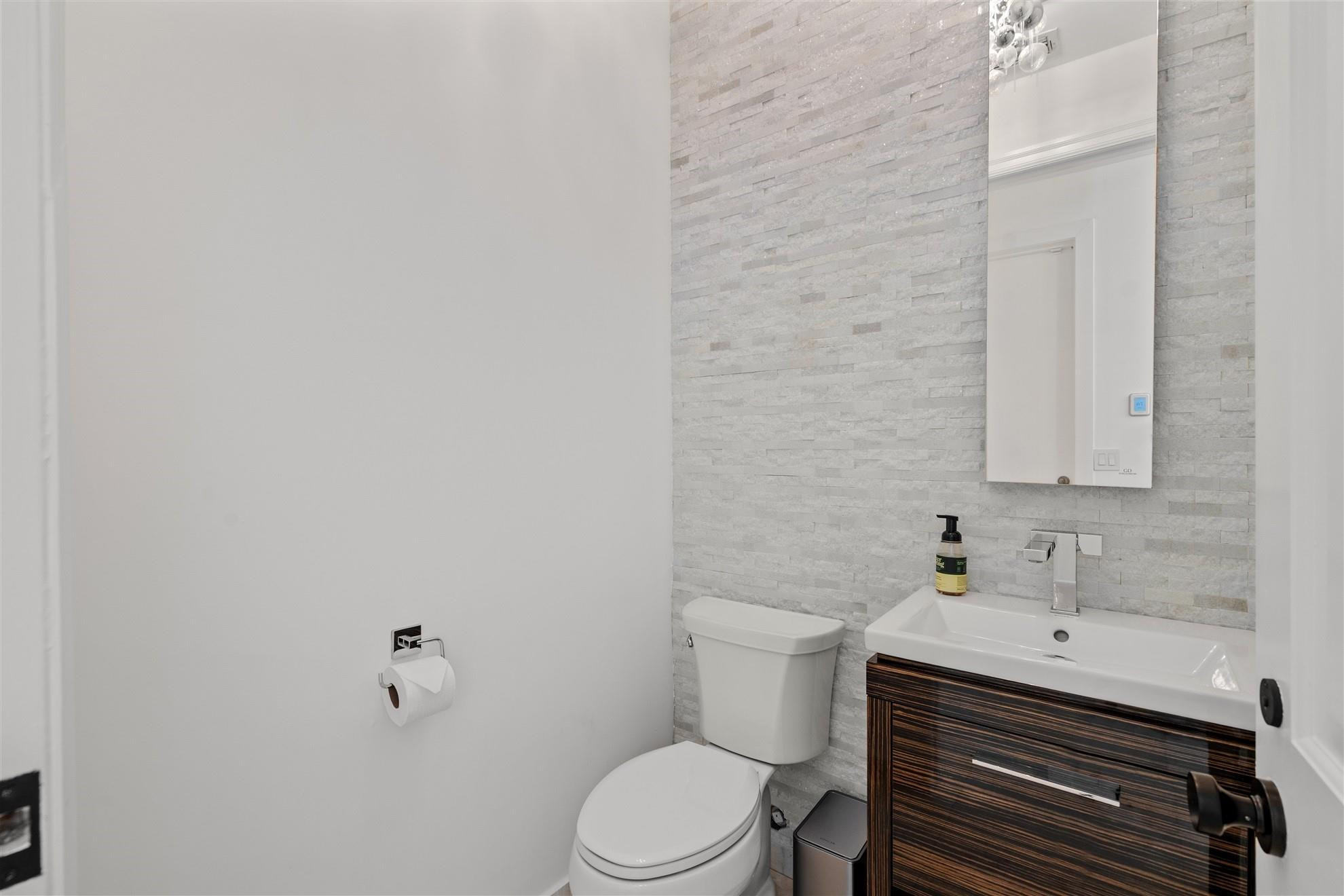 2325 Northeast 28th Street Lighthouse Point, FL 33064 - Photo 20 of 47 Photo 20