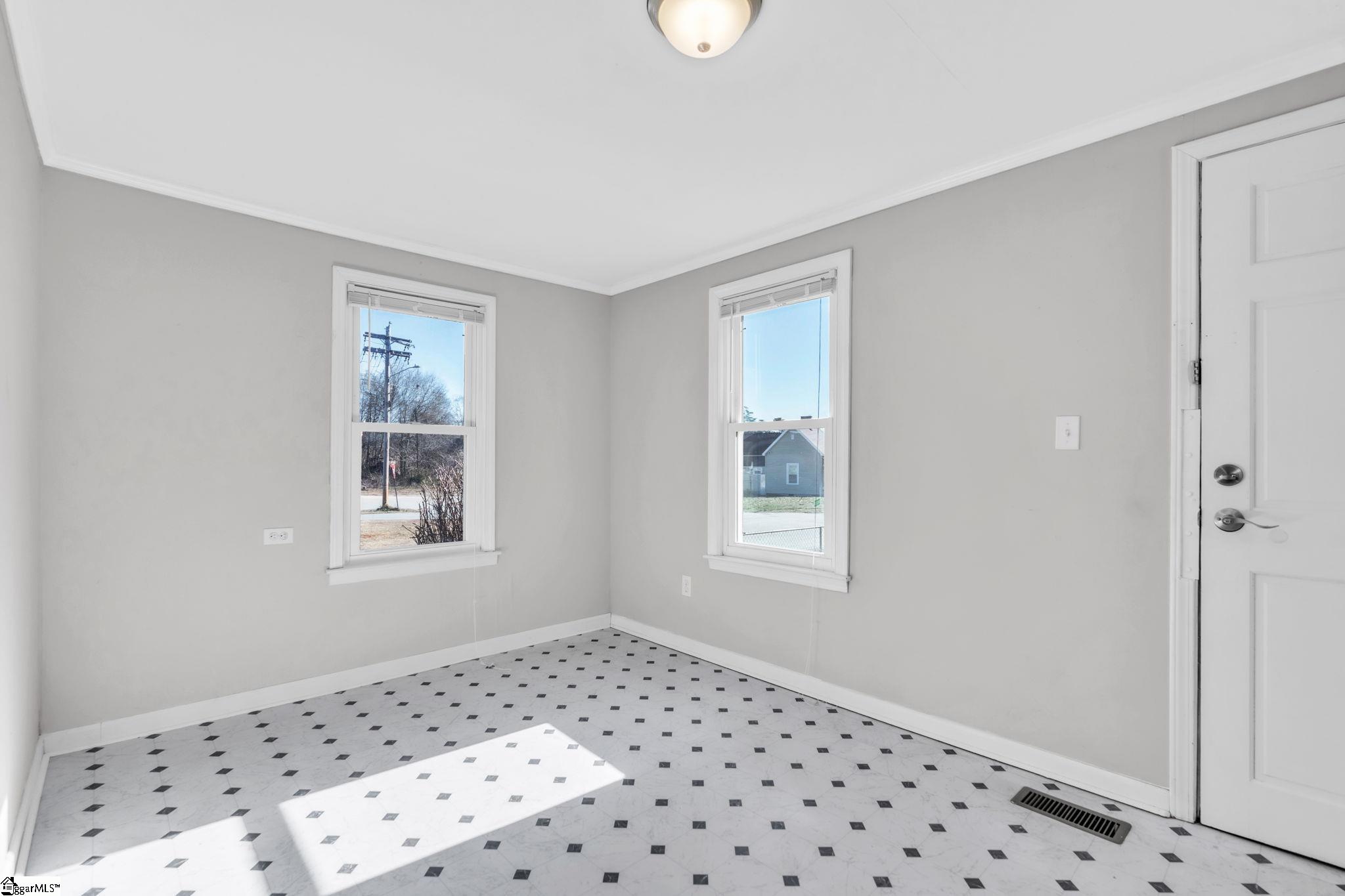 116 Murray Street Pelzer, SC 29669 - Photo 4 of 20