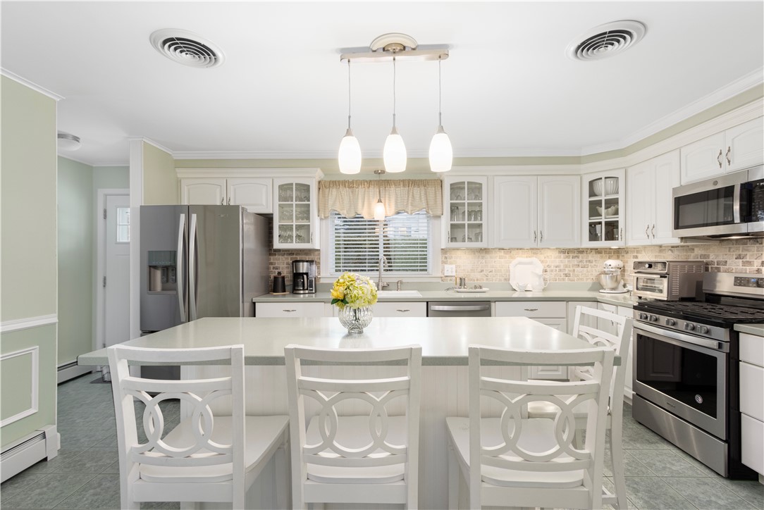105 Coldbrook Drive Cranston, RI 02920 - Photo 2 of 33
