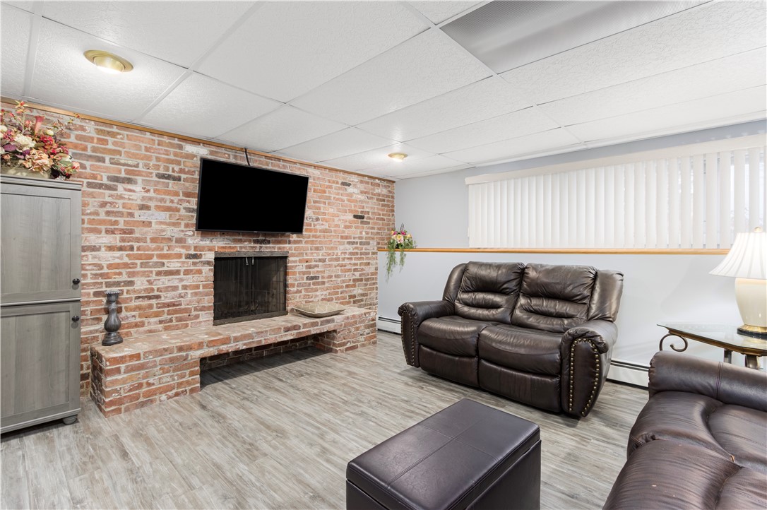 105 Coldbrook Drive Cranston, RI 02920 - Photo 23 of 33