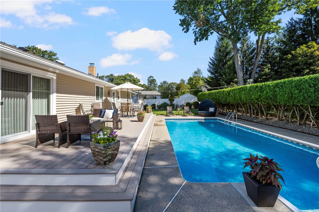 105 Coldbrook Drive Cranston, RI 02920 - Photo 26 of 33