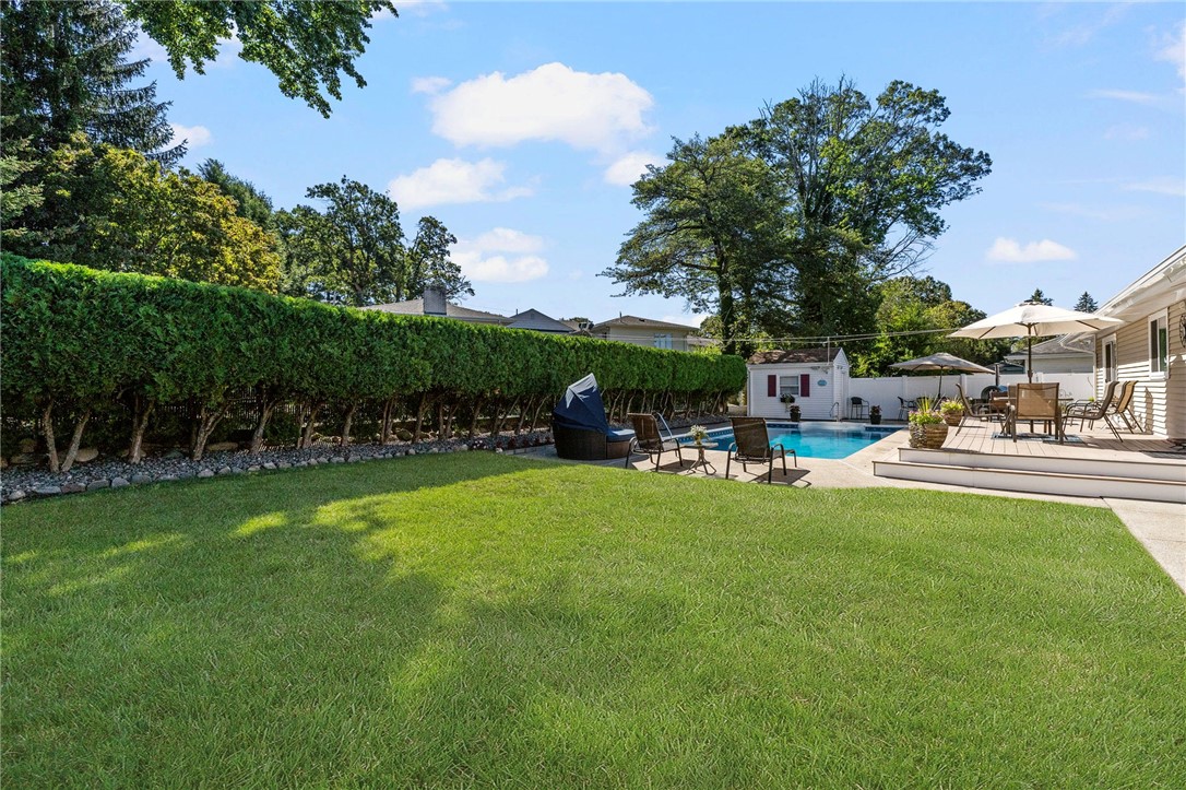 105 Coldbrook Drive Cranston, RI 02920 - Photo 27 of 33