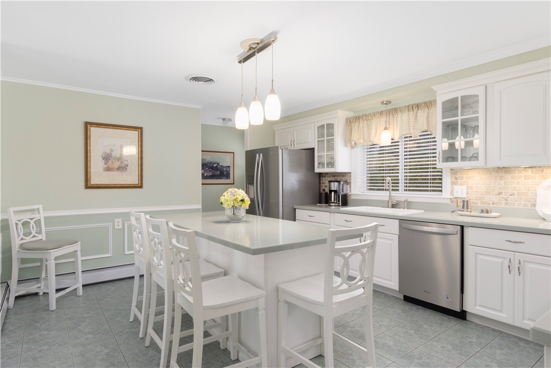 105 Coldbrook Drive Cranston, RI 02920 - Photo 3 of 33