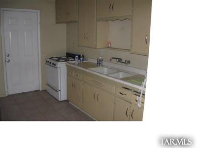 2119 South Howard Stravenue Tucson, AZ 85713 - Photo 3 of 7
