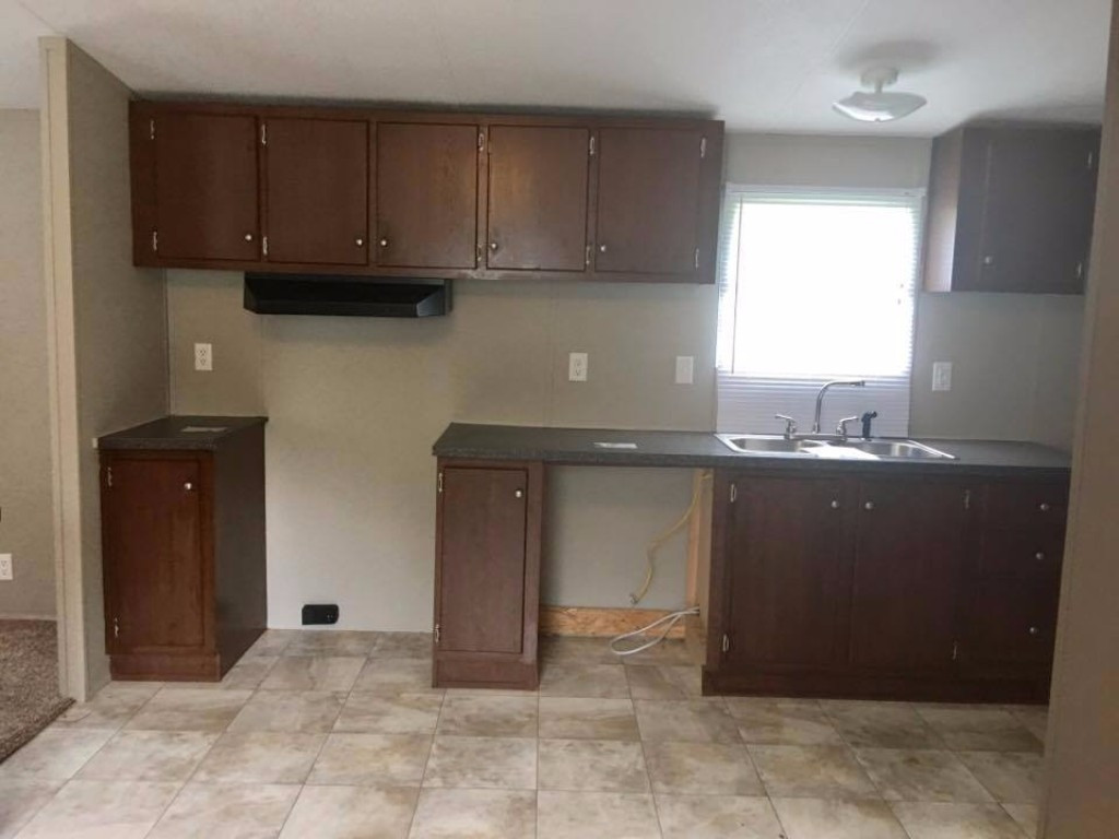 24129 Wilderness Road Jonesville, VA 24263 - Photo 6 of 28 Beautiful cabinets