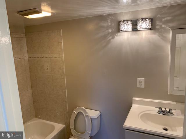 7089 Spring Garden Drive, Unit 103 Springfield, VA 22150 - Photo 13 of 15