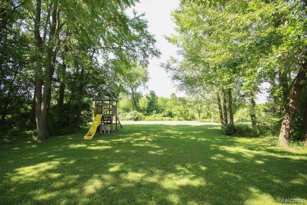 9110 Lamoreaux Road Fowlerville, MI 48836 - Photo 34 of 36 IMG_3471 (Custom).jpg