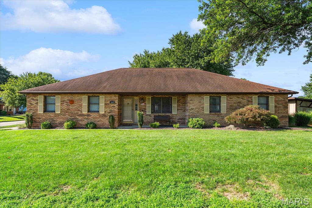 3240 Fielding Lane Belleville, IL 62221 - Photo 1 of 38