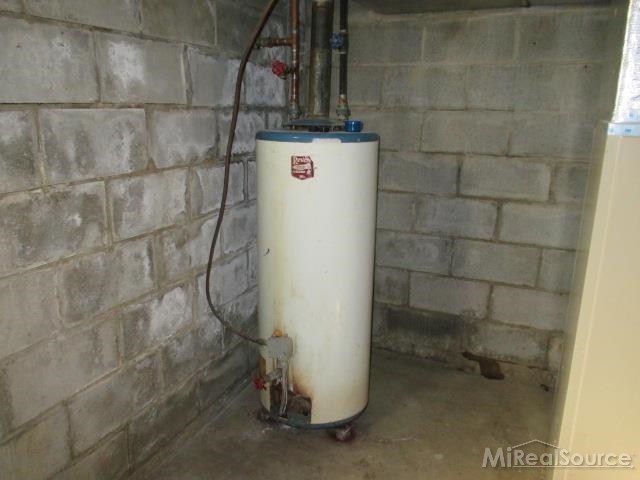 5481 Hammond Road Lapeer, MI 48446 - Photo 28 of 30 31191395-27.JPG