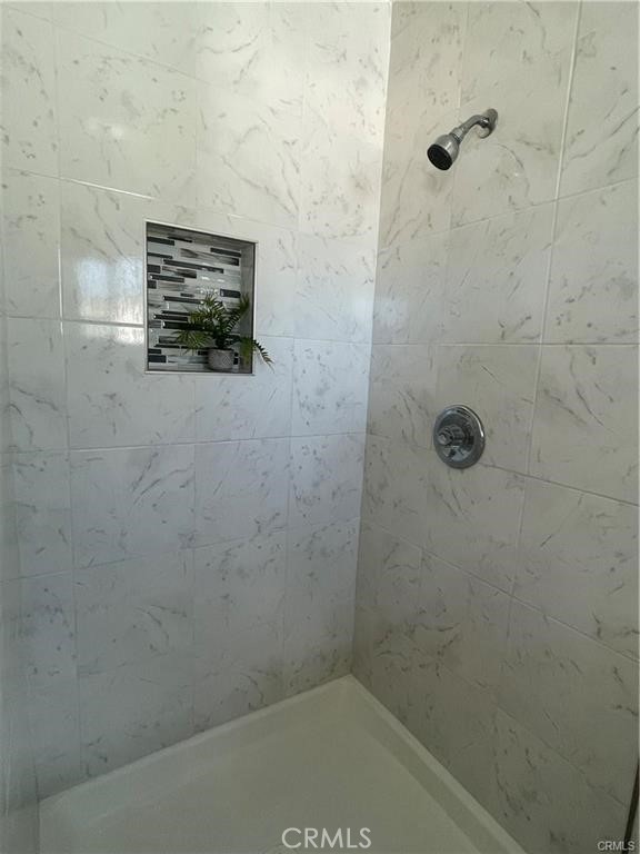 10098 Campbell Avenue, Unit 4 Riverside, CA 92503 - Photo 9 of 17 a bathroom with a shower