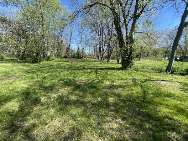 $1,700 | 561 West 20th Avenue, Springfield, TN 37172