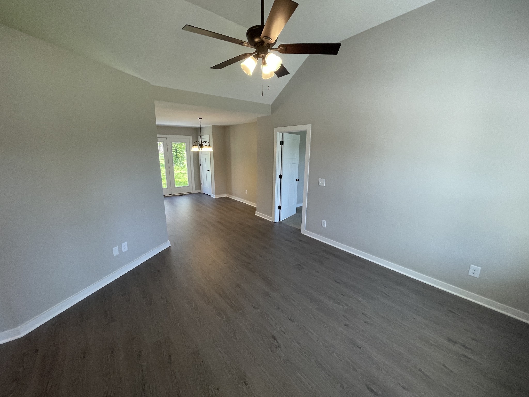 561 West 20th Avenue Springfield, TN 37172 - Photo 2 of 16