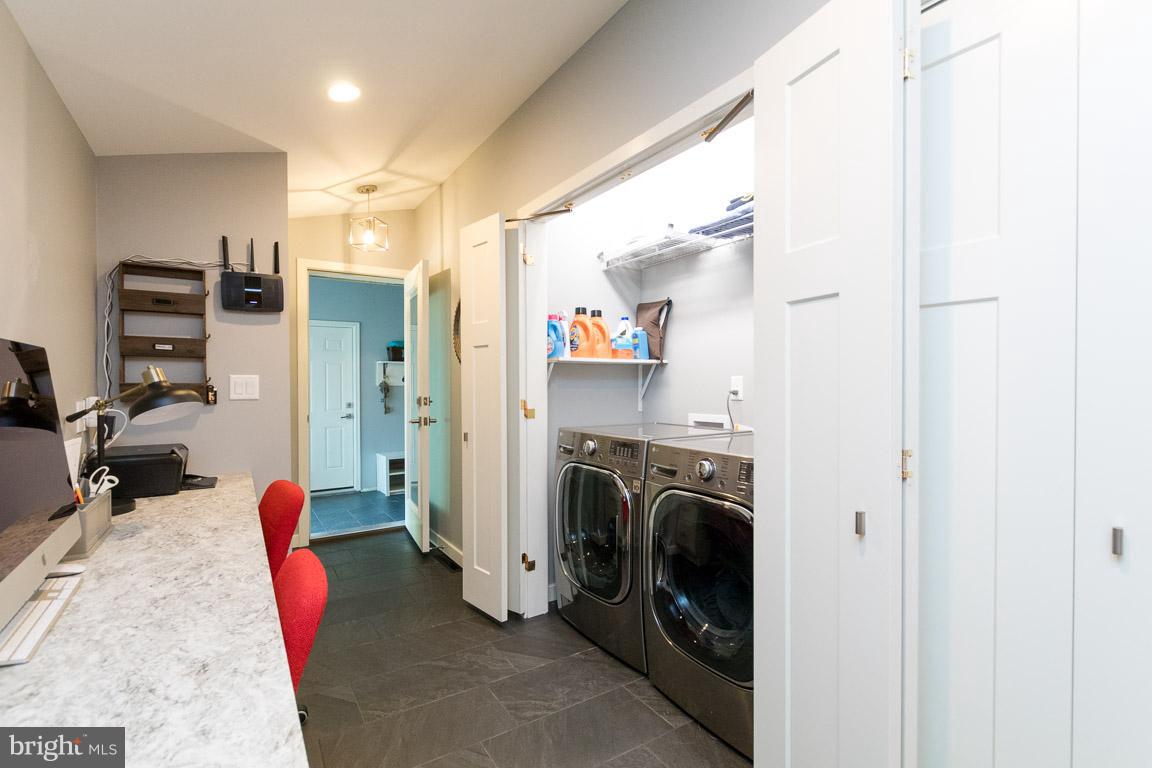 550 Valley View Road Baltimore, MD 21286 - Photo 15 of 30 Main level Laundry