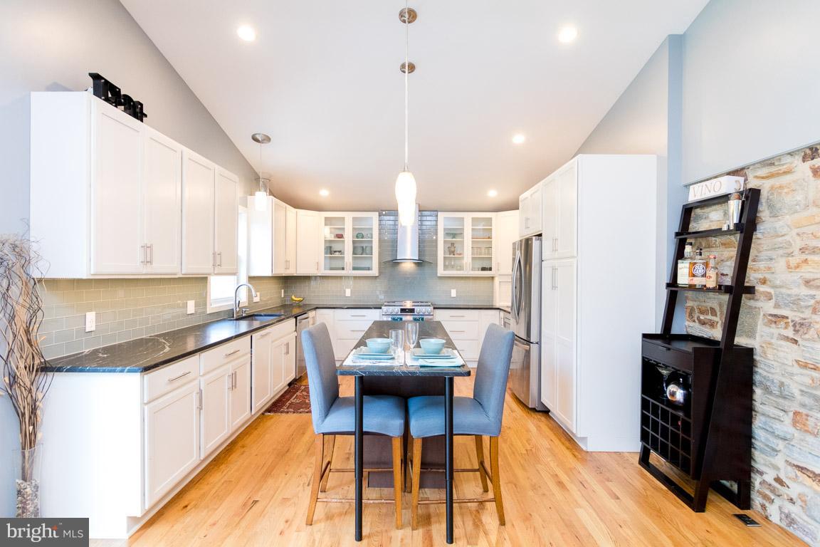 550 Valley View Road Baltimore, MD 21286 - Photo 3 of 30 Expansive kitchen addition