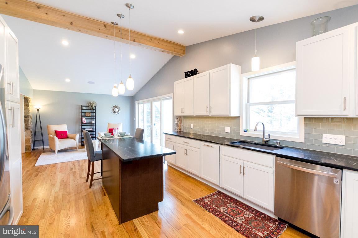 550 Valley View Road Baltimore, MD 21286 - Photo 4 of 30 Kitchen