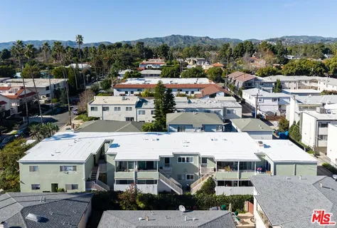 a picture of city view