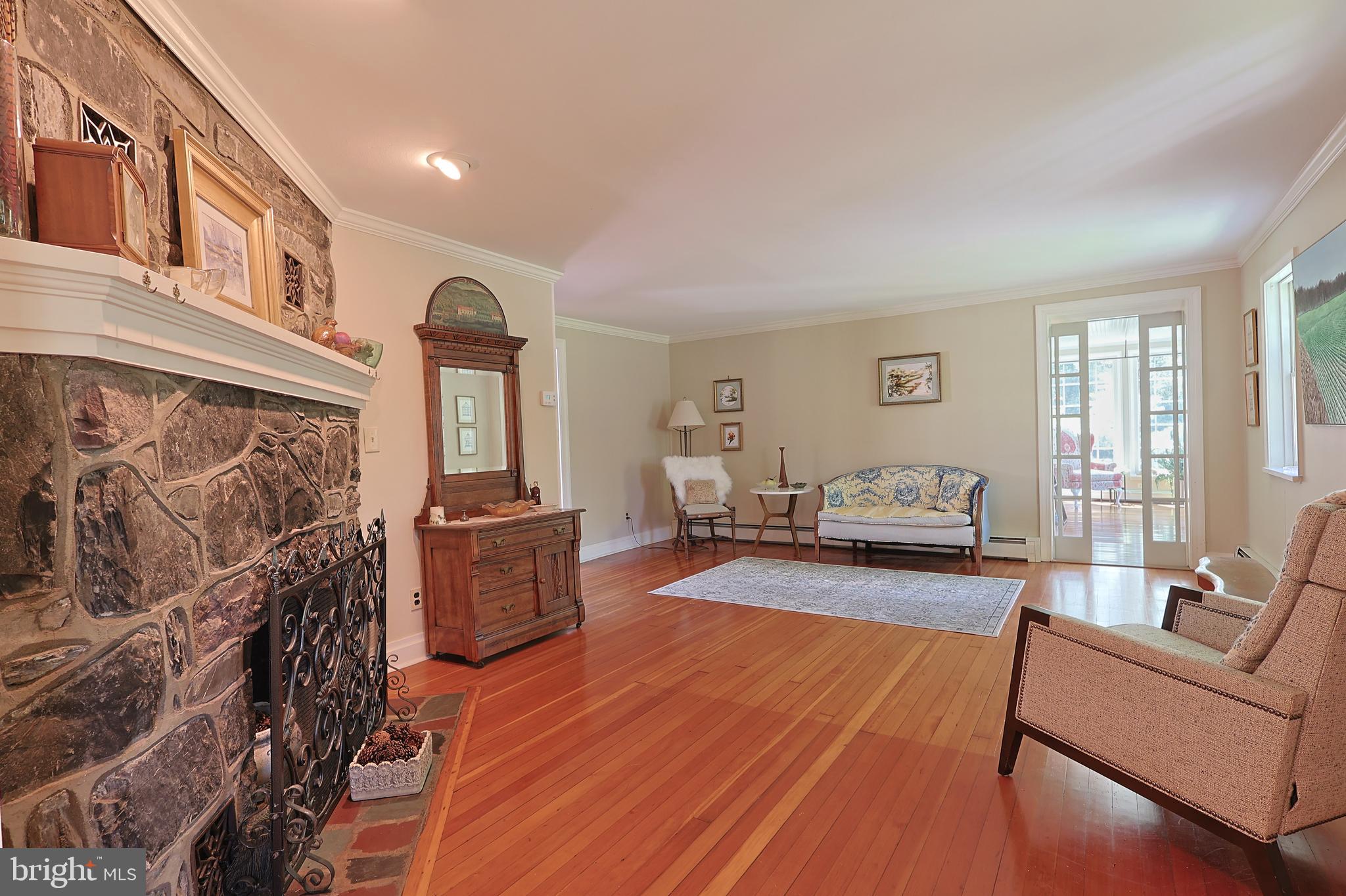 726 Forest Grove Road Furlong, PA 18925 - Photo 18 of 42 Living Room