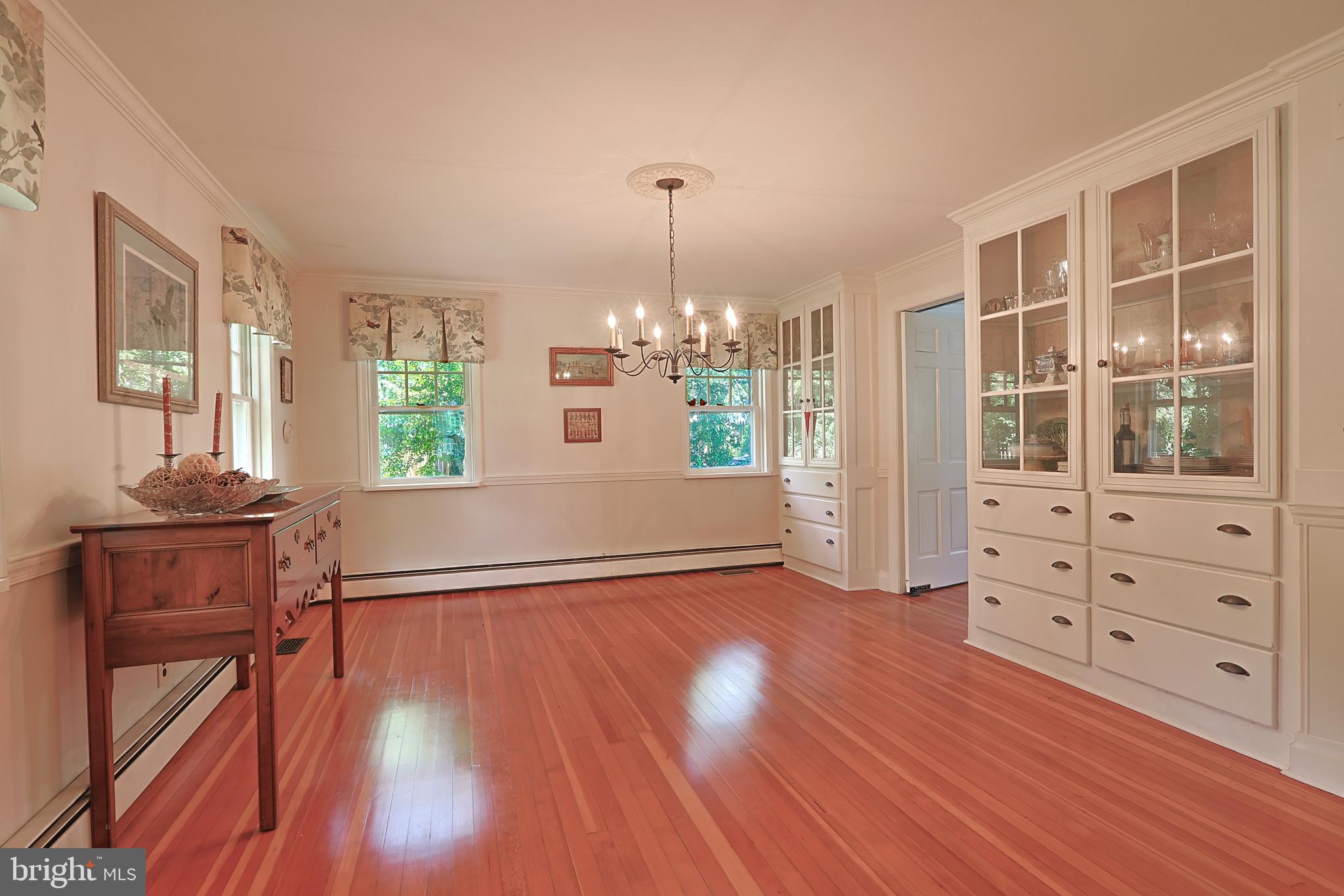 726 Forest Grove Road Furlong, PA 18925 - Photo 22 of 42 Dining room