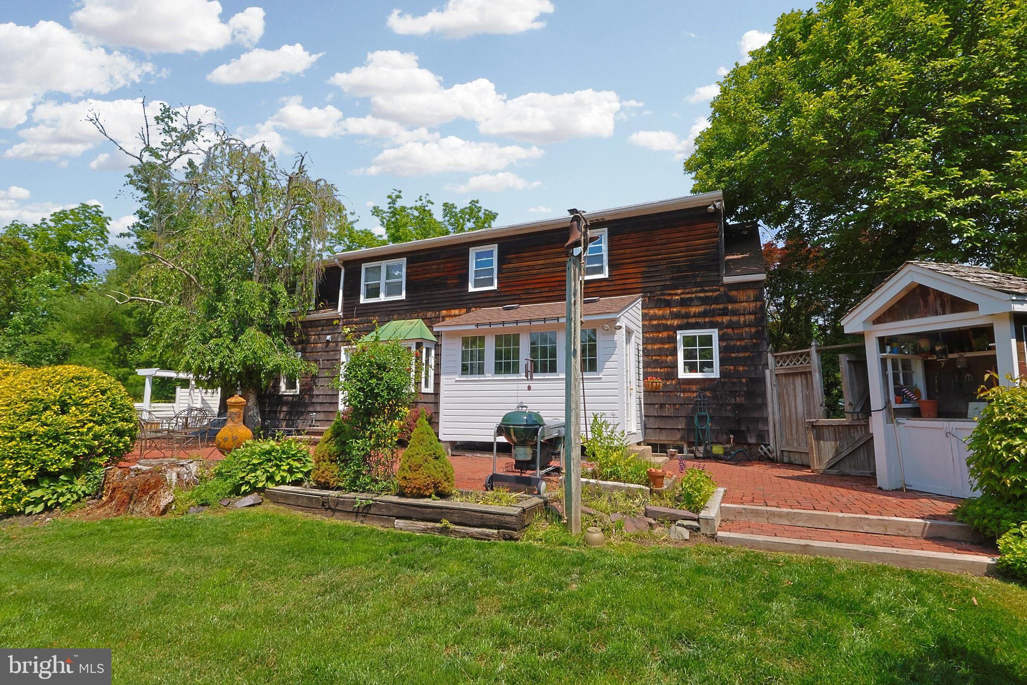 726 Forest Grove Road Furlong, PA 18925 - Photo 5 of 42 Private back yard
