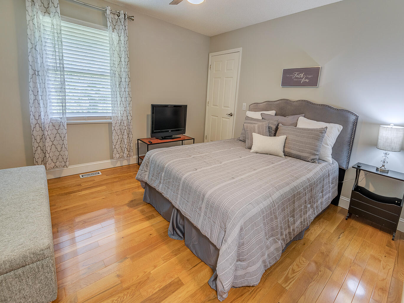 145 Mayfair Road Kingsport, TN 37663 - Photo 21 of 39 Interior-145-Mayfair-Carol-Miller_5459