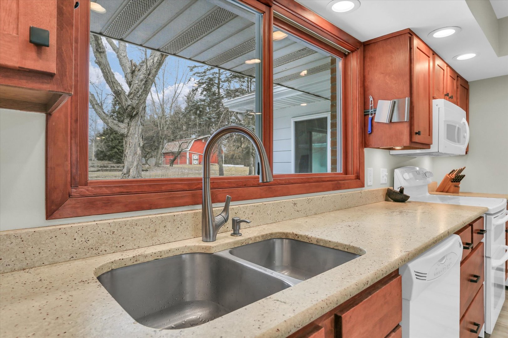 3104 East Perkins Road Urbana, IL 61802 - Photo 17 of 81 Gallery Image 17