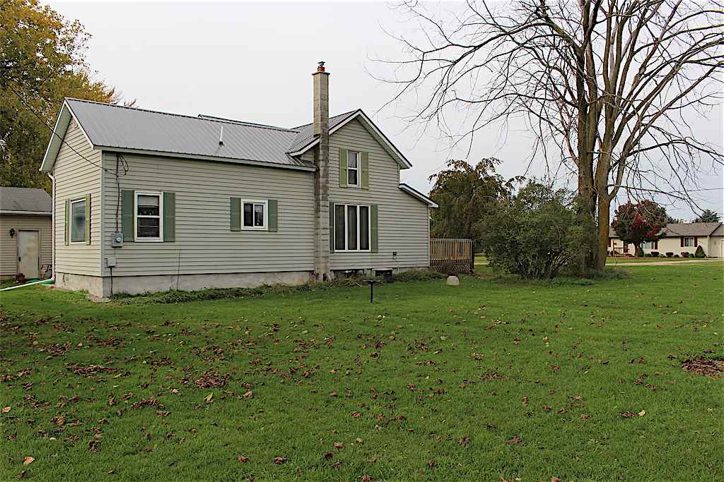4958 East Pleasant Valley Road Shepherd, MI 48883 - Photo 19 of 22 1824903-18.JPG