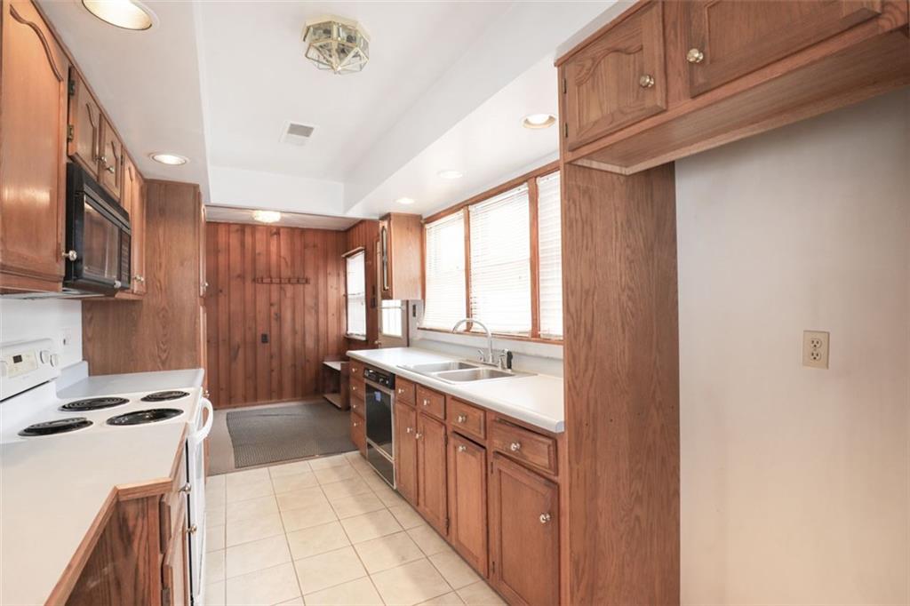 207 Old Hickory Road New Castle, PA 16102 - Photo 6 of 11