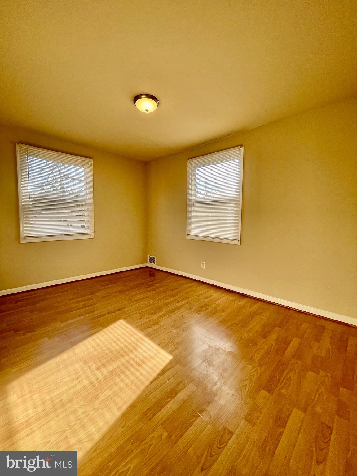 8207 Northview Road Baltimore, MD 21222 - Photo 14 of 39 Main level Bedroom 1