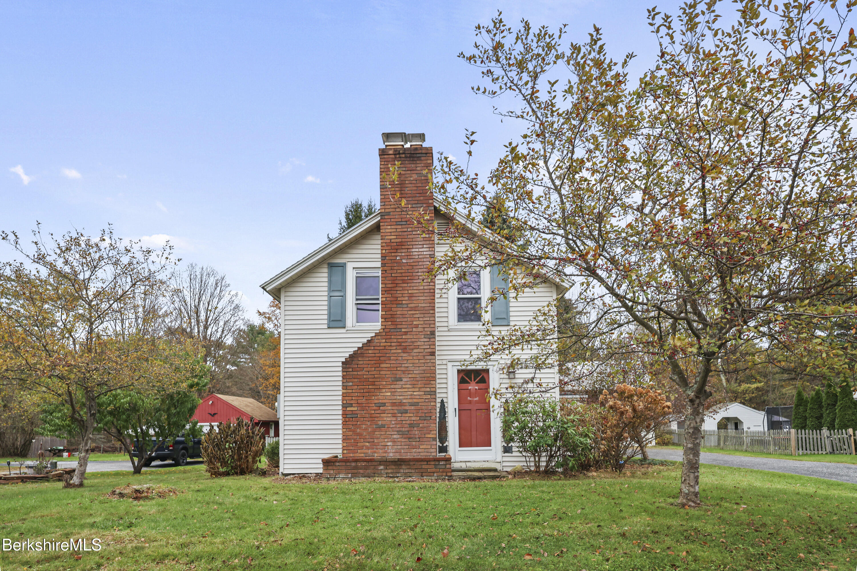 2801 State Road Richmond, MA 01254 - Photo 4 of 46 Front of House