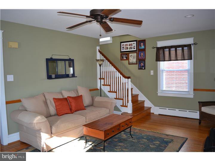36 Upland Road Havertown, PA 19083 - Photo 4 of 22 Living Room