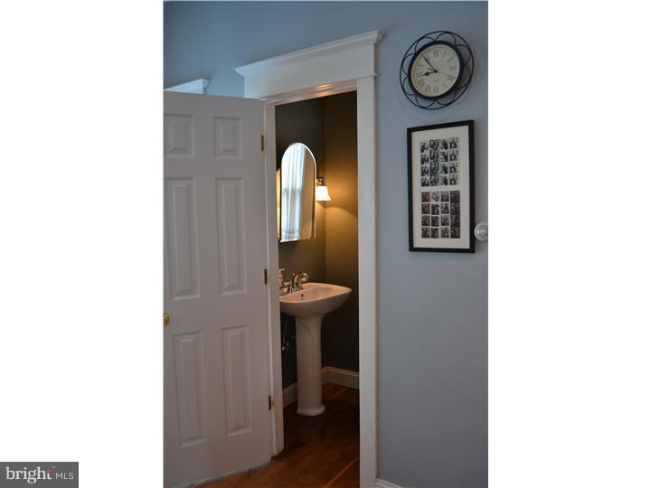 36 Upland Road Havertown, PA 19083 - Photo 10 of 22 Half Bath