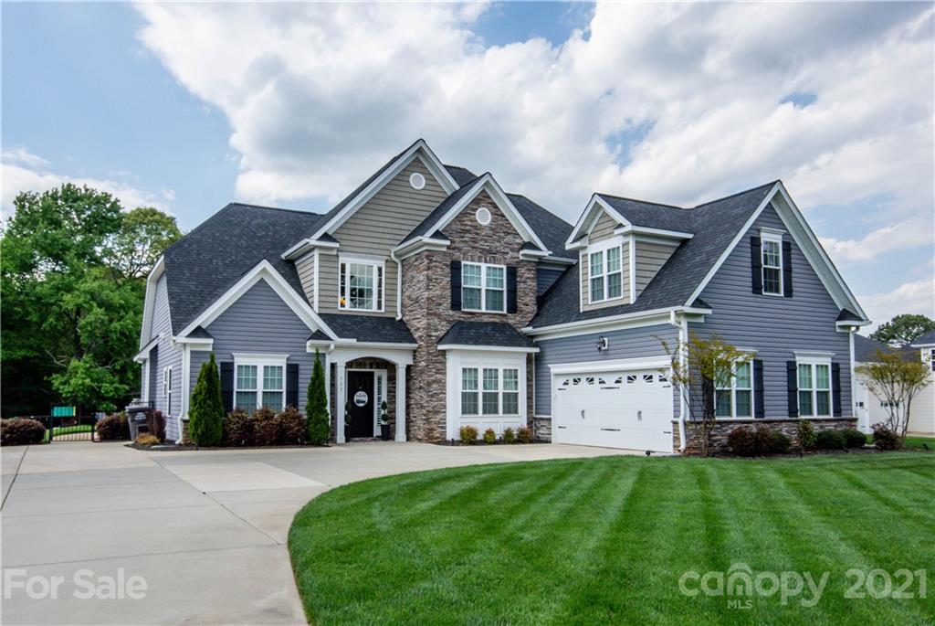 562 Wiggins Road Mooresville, NC 28115 - Photo 2 of 25 Gallery Image 2