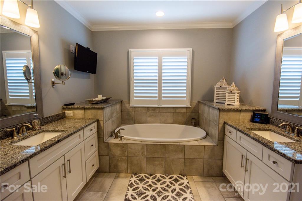 562 Wiggins Road Mooresville, NC 28115 - Photo 10 of 25 Gallery Image 10