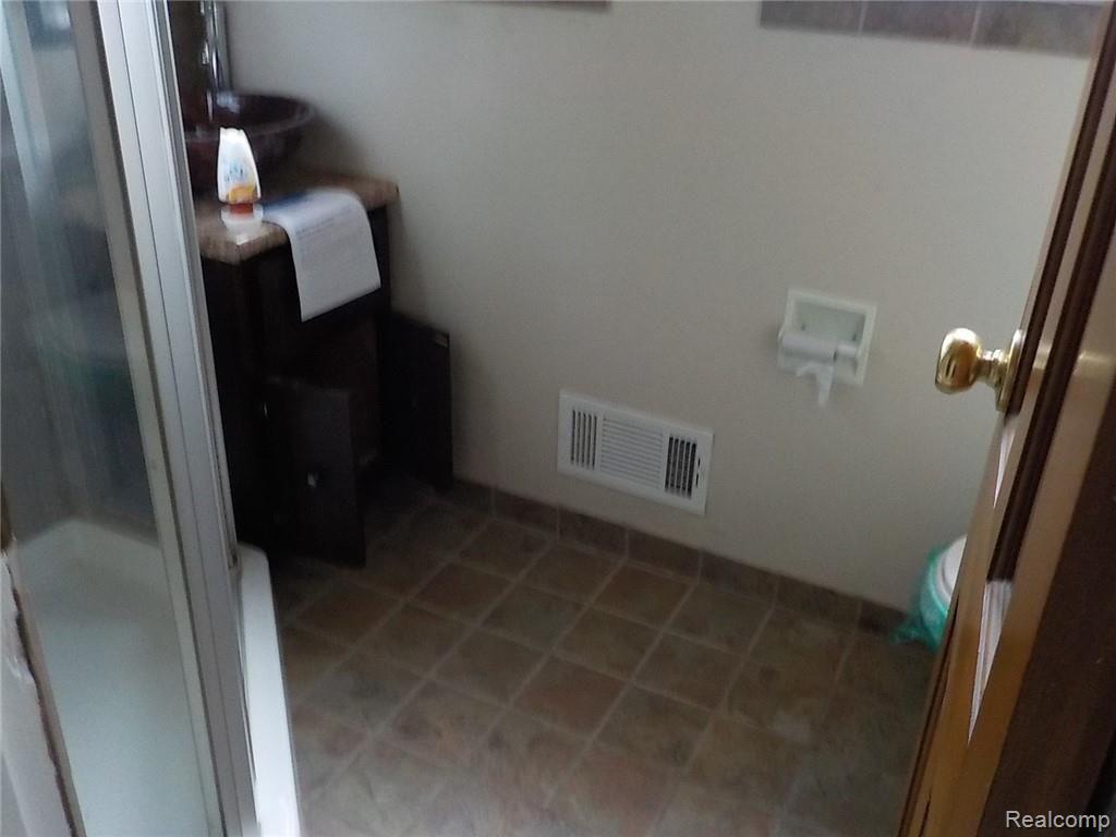 266 Nawakwa Road Rochester Hills, MI 48307 - Photo 22 of 29