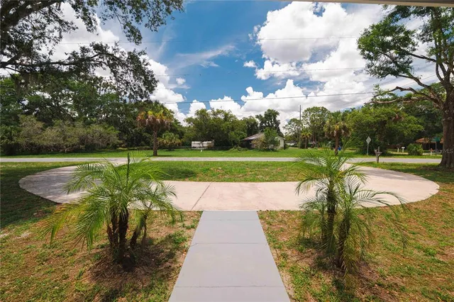 $650,000 | 1002 Friendship Lane, Lutz, FL 33548