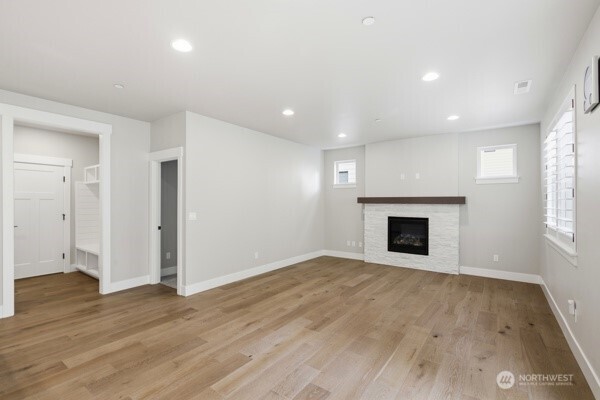 18527 Meridian Avenue Southeast Bothell, WA 98012 - Photo 6 of 32 Gallery Image 6