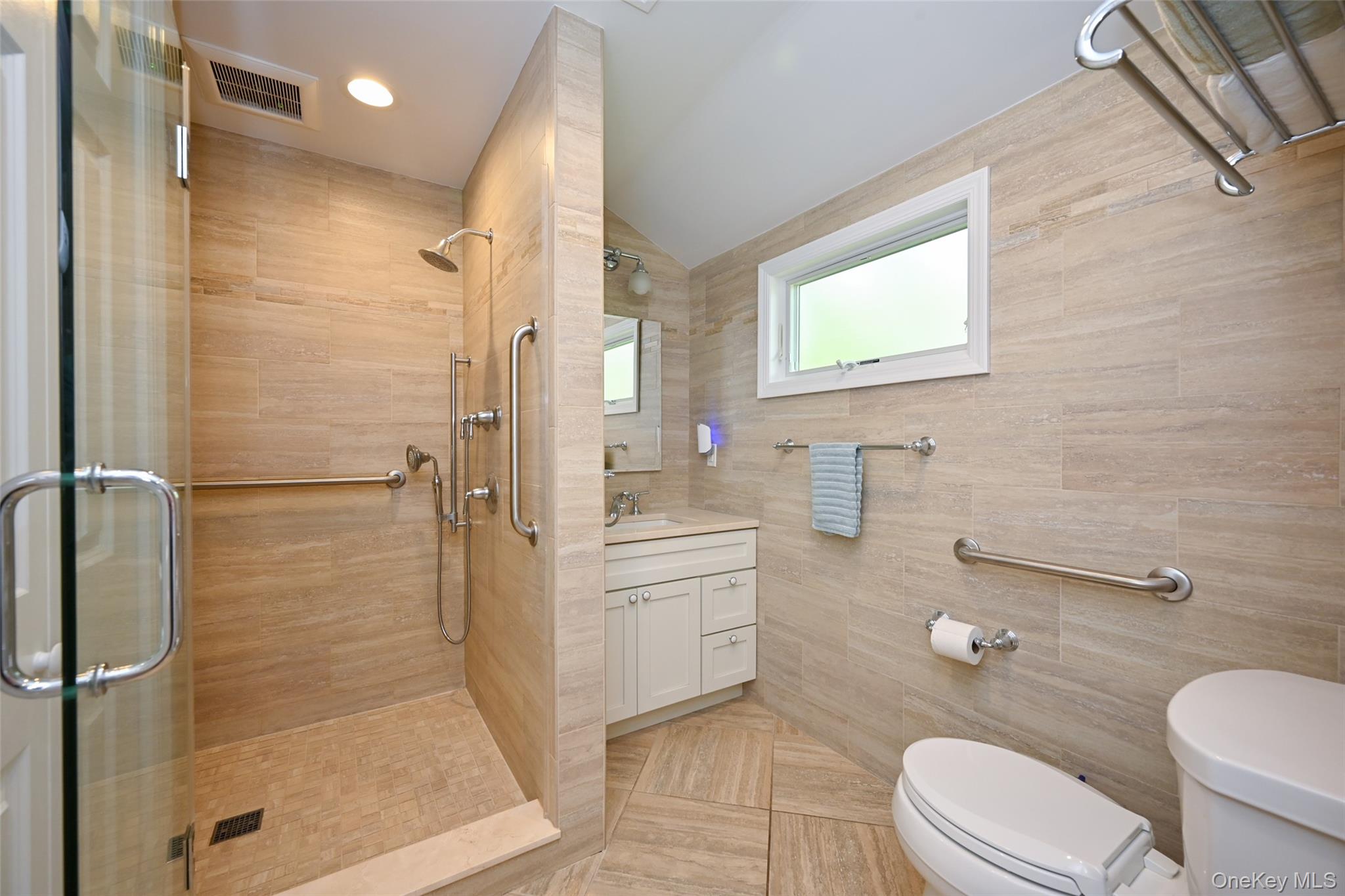 8 Roundabout Road Smithtown, NY 11787 - Photo 12 of 25