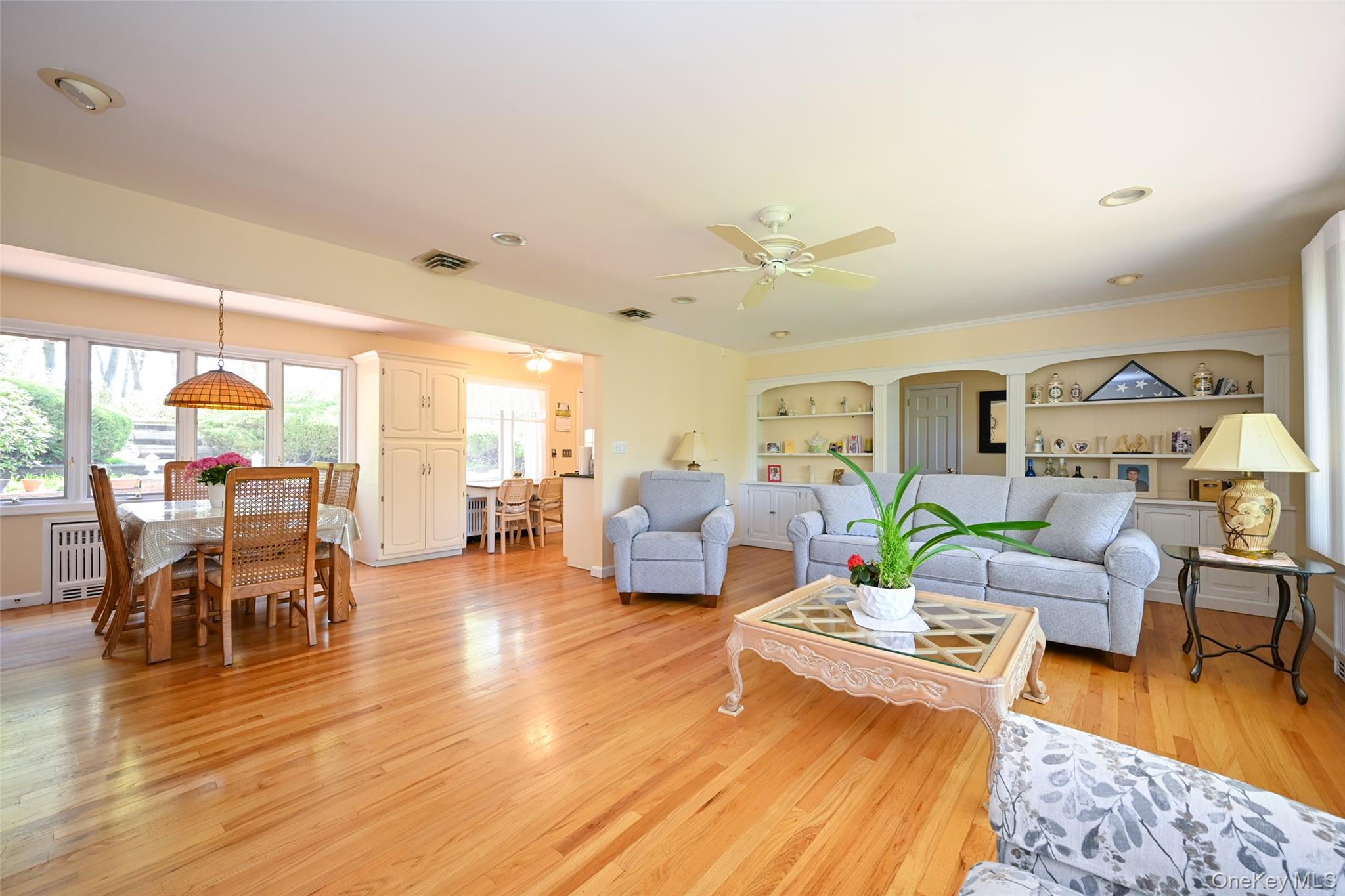 8 Roundabout Road Smithtown, NY 11787 - Photo 4 of 25