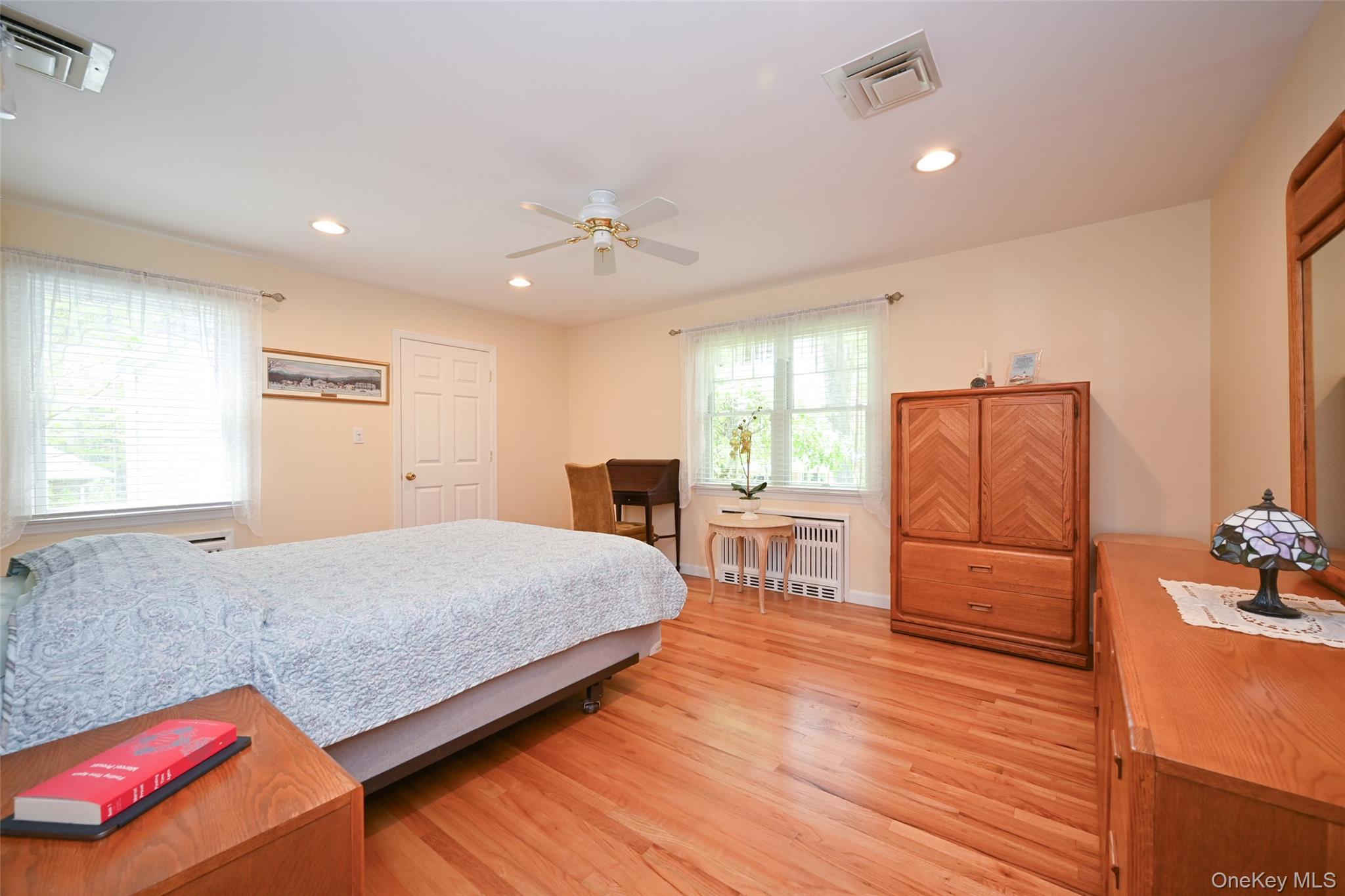 8 Roundabout Road Smithtown, NY 11787 - Photo 10 of 25